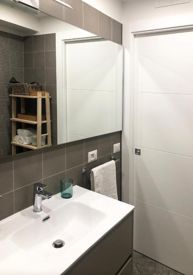 Lily Apartment Napoli Buitenkant foto